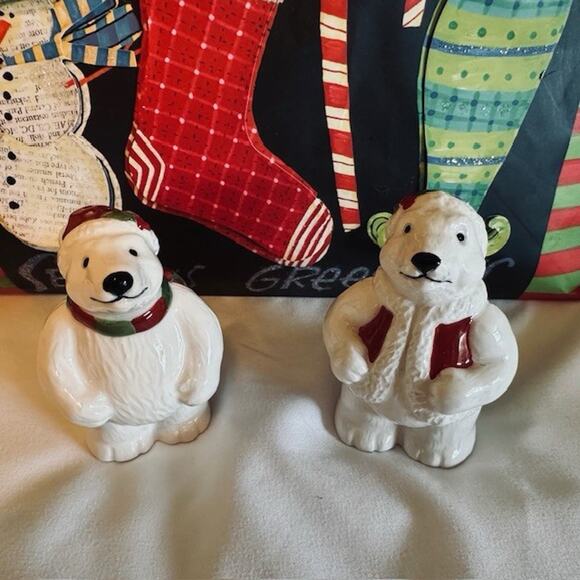 Polar Bear Christmas Salt & Pepper Shaker Set Holiday 3/2 holes Serving - Picture 16 of 16